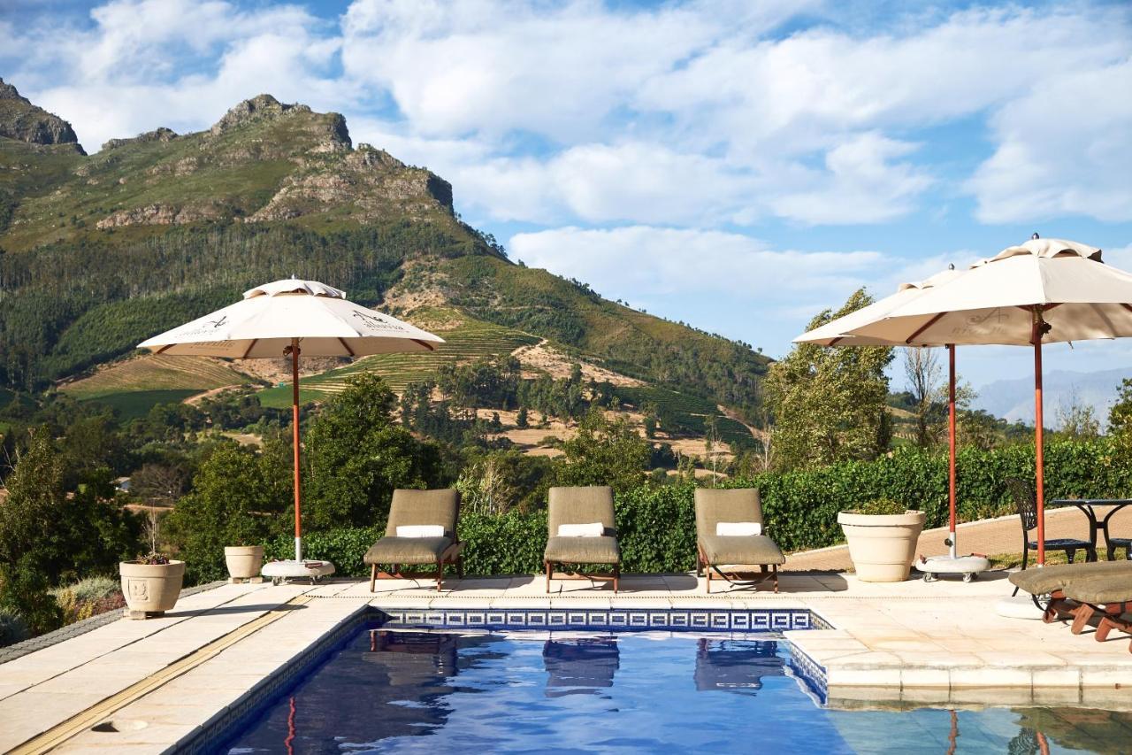 Alluvia Boutique Winery & Luxury Accommodation Στέλενμπος Εξωτερικό φωτογραφία The swimming pool at the hotel